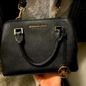 Black Michael kors like new